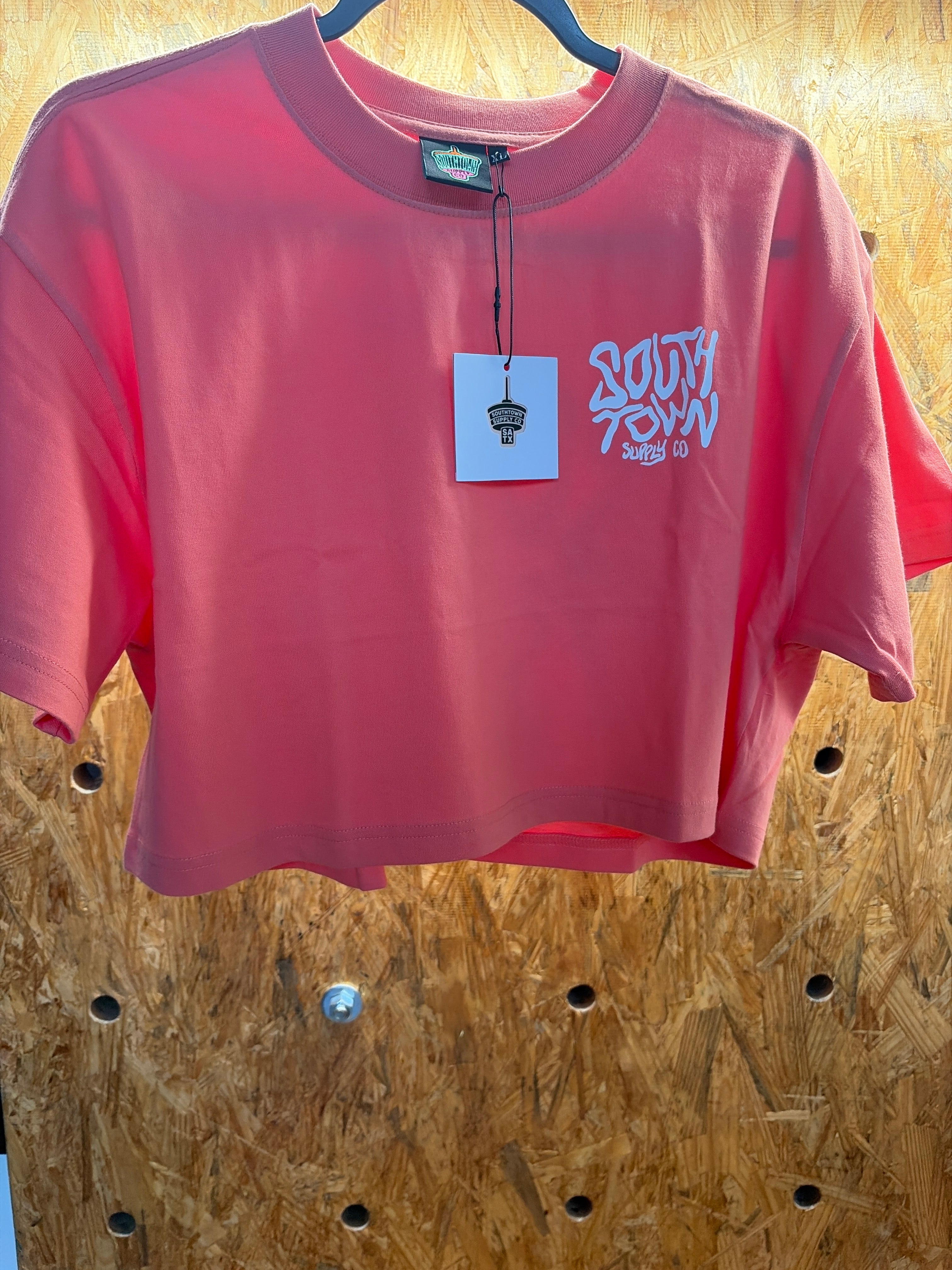 Southtown wavy crop peach/white