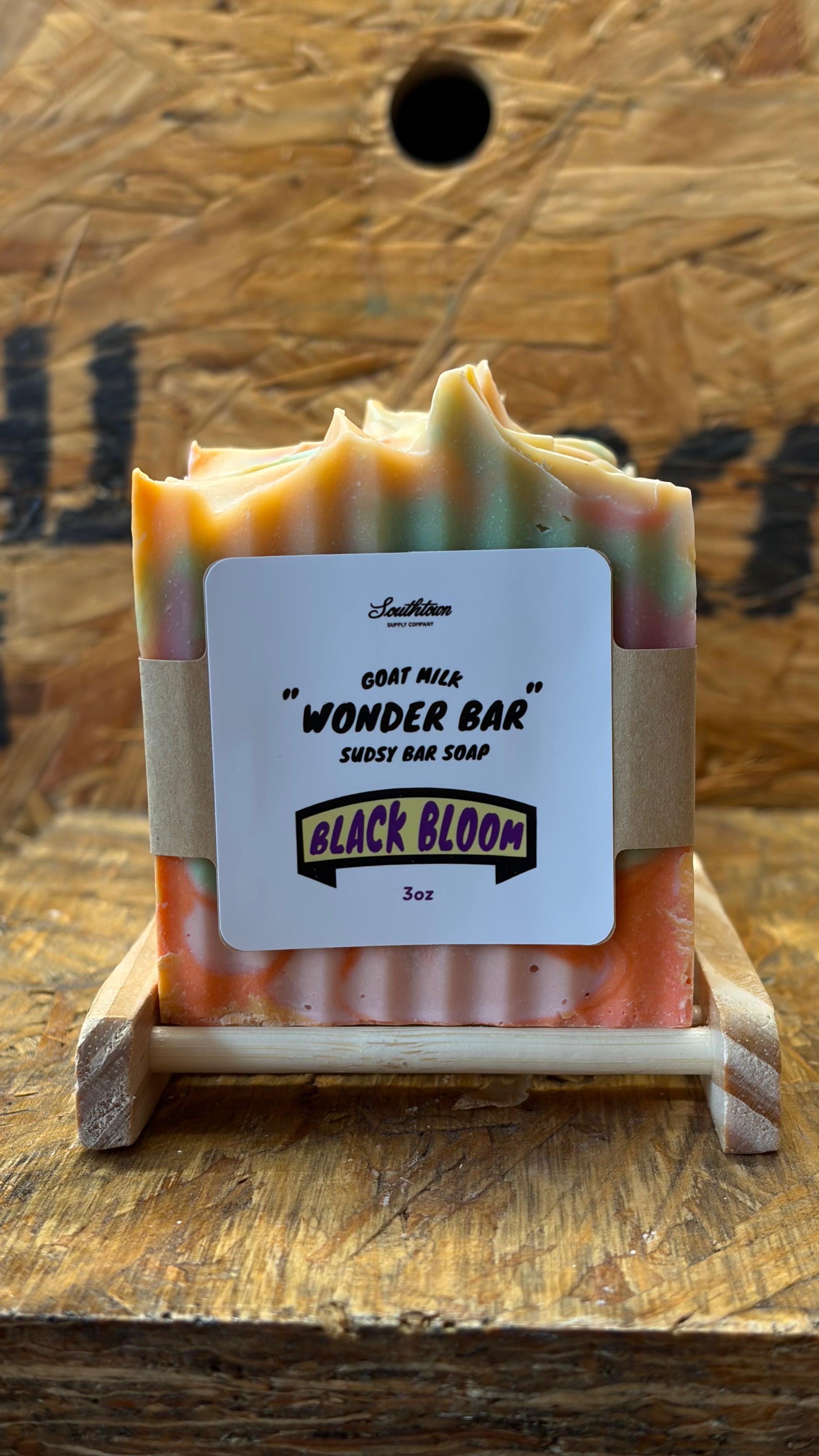 “Wonder Bar” black bloom